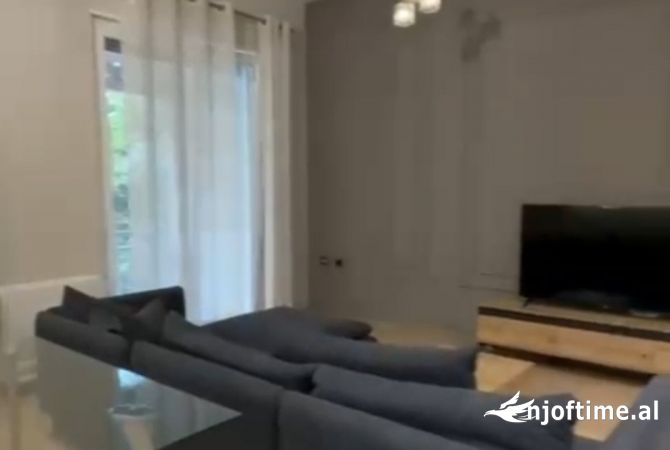 Shtepi me qera 2+1 ne Tirane - 650 Euro