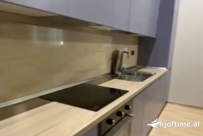 Shtepi me qera Apartament ne Tirane, 2+1, Mobilimi E mobiluar, Pagesa 650  Euro.