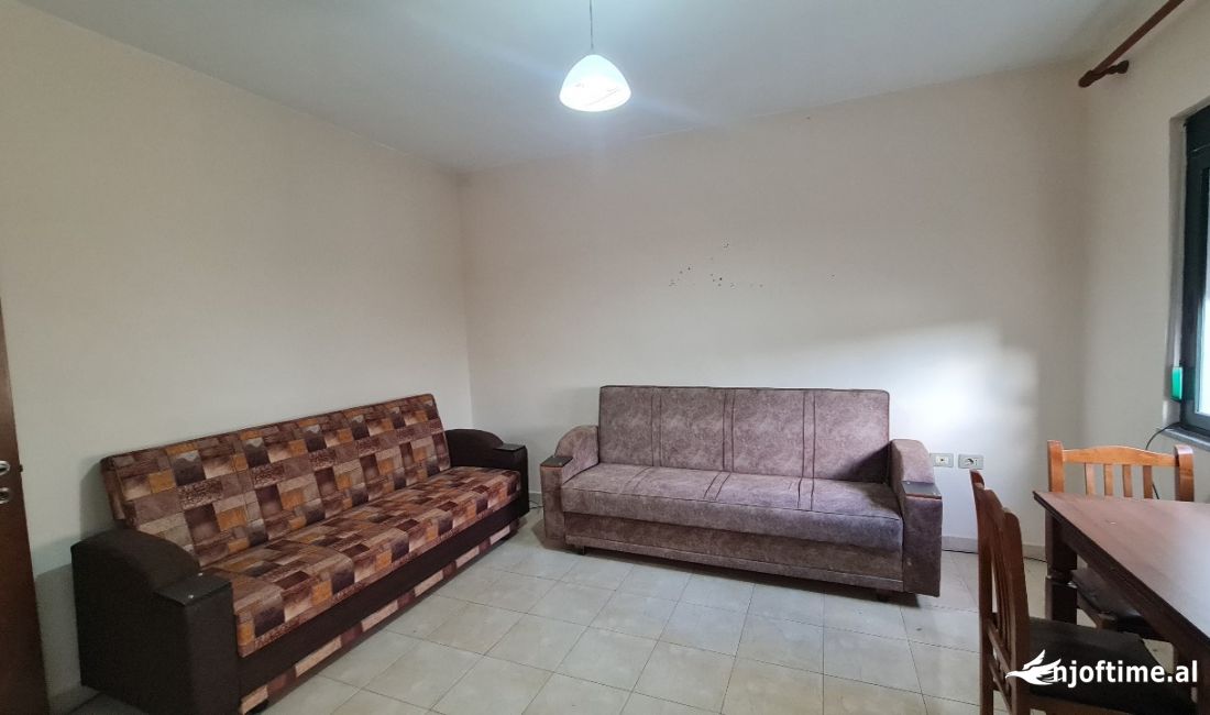 Shtepi ne shitje Apartament ne Tirane, 1+1, Mobilimi E mobiluar, Pagesa 110,000  Euro.