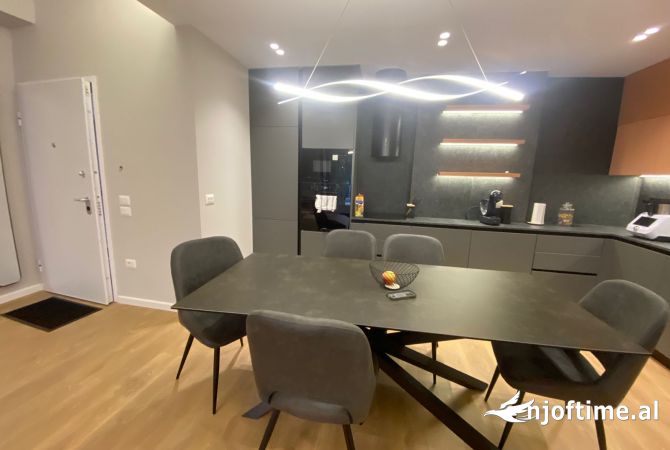 Shtepi me qera Apartament ne Tirane, 2+1, Mobilimi E mobiluar, Pagesa 1,000  Euro.