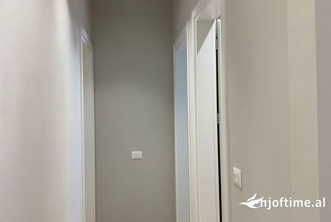 Shtepi me qera Apartament ne Tirane, 2+1, Mobilimi E mobiluar, Pagesa 1,000  Euro.