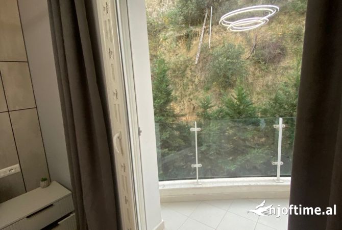 Shtepi me qera Apartament ne Tirane, 2+1, Mobilimi E mobiluar, Pagesa 1,000  Euro.