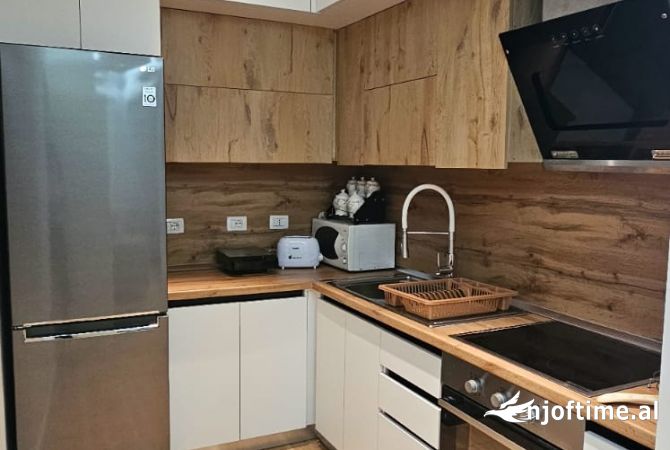 Shtepi me qera Apartament ne Tirane, 1+1, Mobilimi E mobiluar, Pagesa 700  Euro.