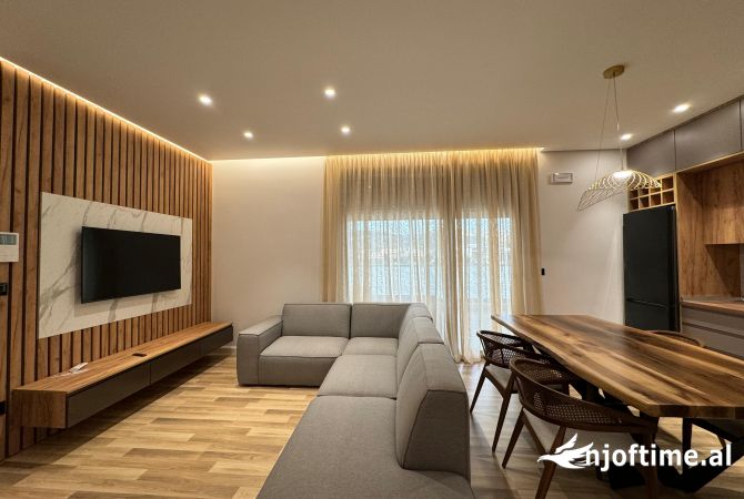 Shtepi me qera 2+1 ne Tirane - 1,500 Euro