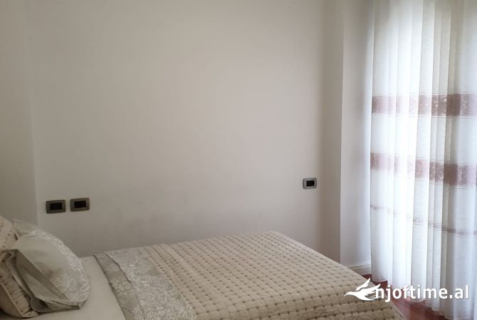 Shtepi me qera 3+1 ne Tirane - 1,100 Euro