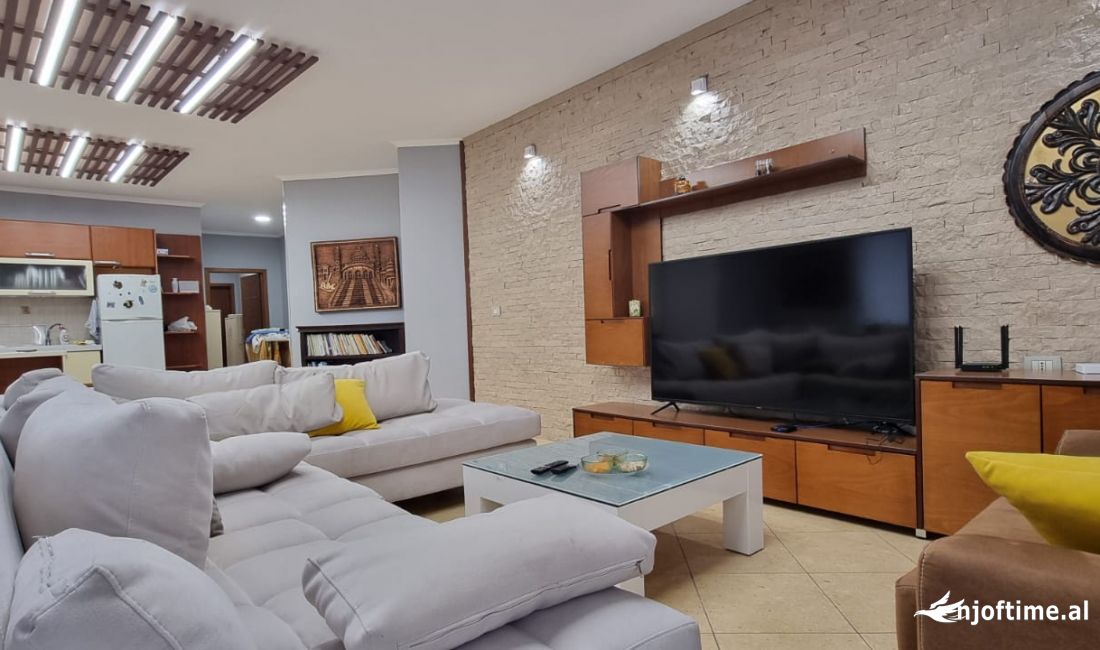 Shtepi me qera Apartament ne Tirane, 2+1, Mobilimi E mobiluar, Pagesa 1,400  Euro.