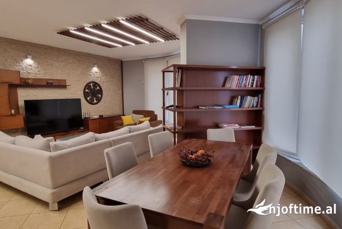 Shtepi me qera Apartament ne Tirane, 2+1, Mobilimi E mobiluar, Pagesa 1,400  Euro.