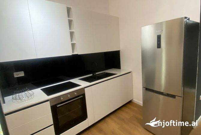 Shtepi ne shitje Apartament ne Tirane, 2+1, Mobilimi E mobiluar, Pagesa 140,000  Euro.