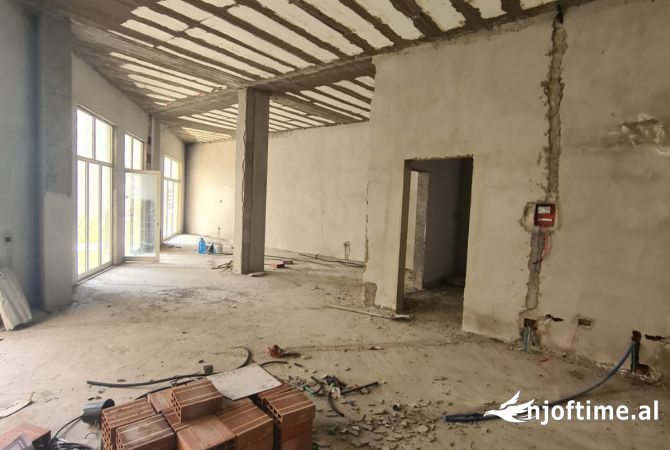 Ambjent biznesi ne shitje 1+1 ne Tirane - 204,000 Euro