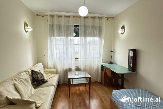 Shtepi me qera Apartament ne Tirane, 2+1, Mobilimi E mobiluar, Pagesa 1,100  Euro.