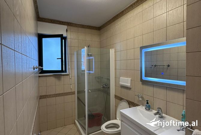 Shtepi me qera Apartament ne Tirane, 2+1, Mobilimi E mobiluar, Pagesa 1,100  Euro.