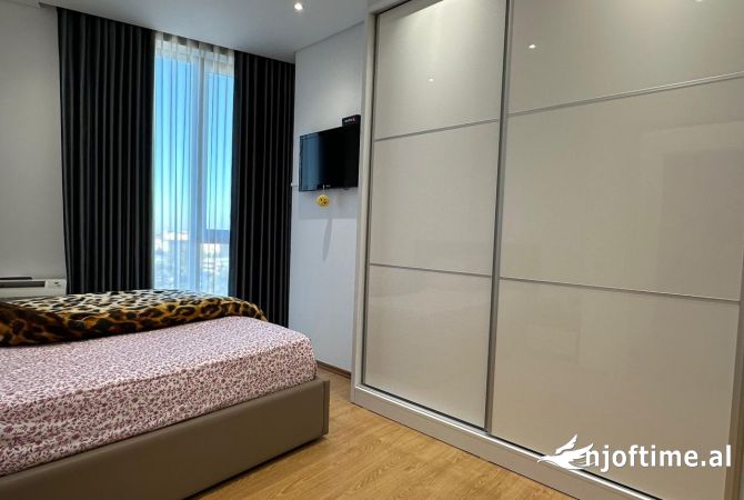 Shtepi me qera Apartament ne Tirane, 2+1, Mobilimi E mobiluar, Pagesa 900  Euro.