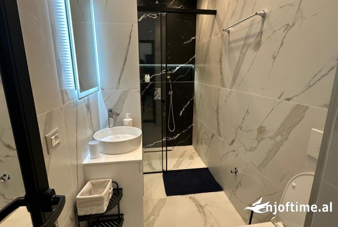 Shtepi me qera Apartament ne Tirane, 2+1, Mobilimi E mobiluar, Pagesa 600  Euro.