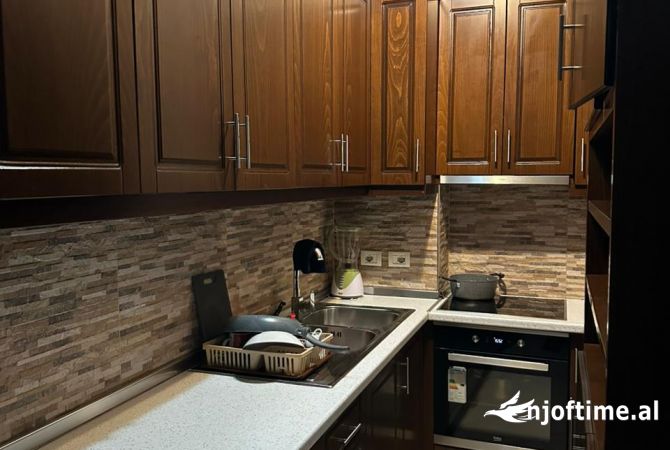 Shtepi me qera Apartament ne Tirane, 1+1, Mobilimi E mobiluar, Pagesa 450  Euro.