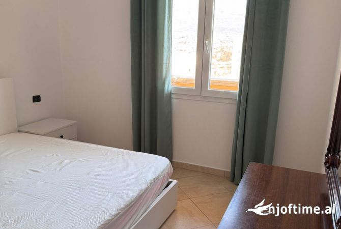 Shtepi me qera Apartament ne Tirane, 2+1, Mobilimi E mobiluar, Pagesa 45,000  Leke.