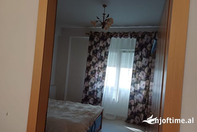 Shtepi me qera Apartament ne Tirane, 1+1, Mobilimi E mobiluar, Pagesa 400  Euro.