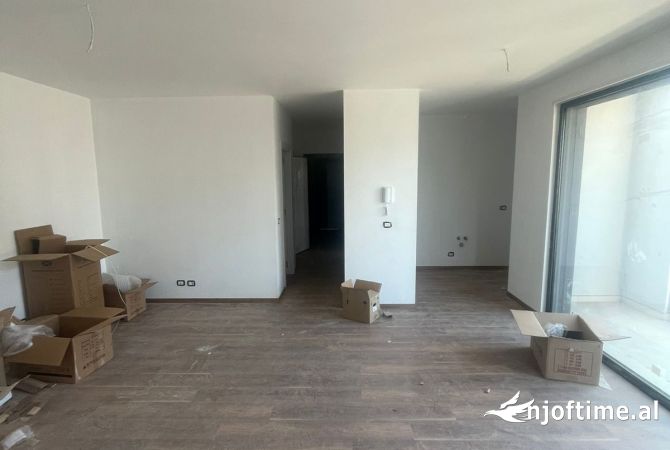 Ambient biznesi me qera 3+1 ne Tirane - 700 Euro