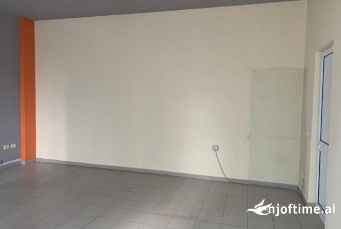 Ambient biznesi me qera 1+1 ne Tirane - 500 Euro