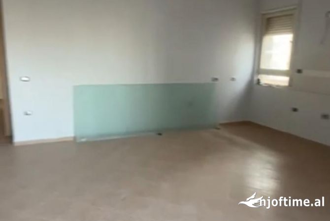 Shtepi ne shitje 2+1 ne Tirane - 220,000 Euro