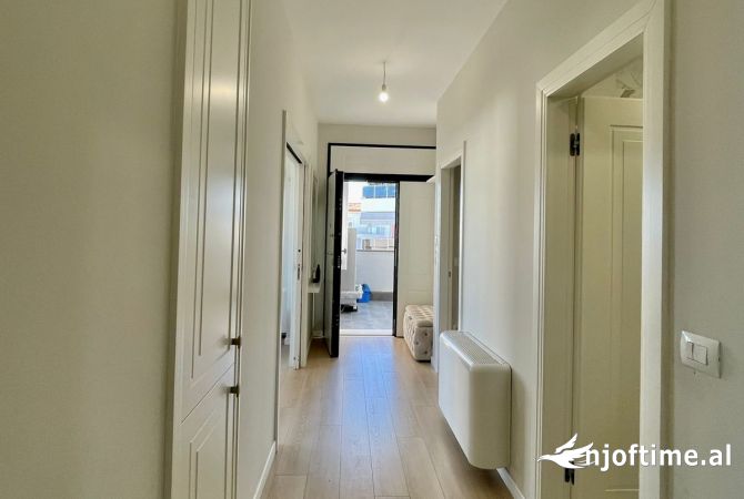 Shtepi me qera Apartament ne Tirane, 3+1, Mobilimi E mobiluar, Pagesa 1,100  Euro.