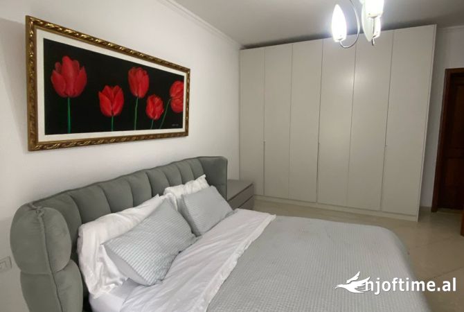 Shtepi me qera Apartament ne Tirane, 1+1, Mobilimi E mobiluar, Pagesa 900  Euro.