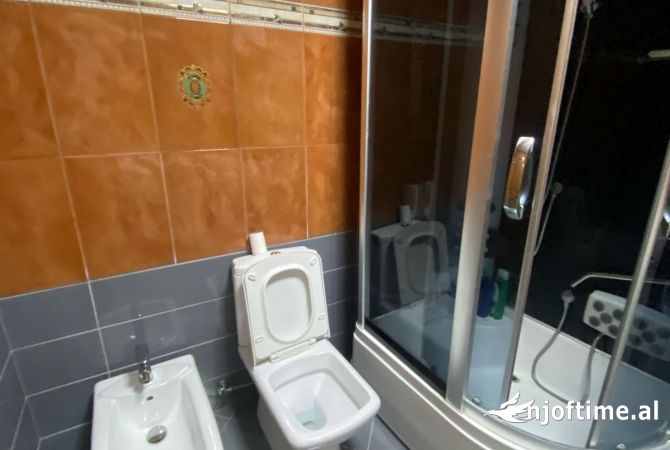 Shtepi me qera Apartament ne Tirane, 1+1, Mobilimi E mobiluar, Pagesa 900  Euro.