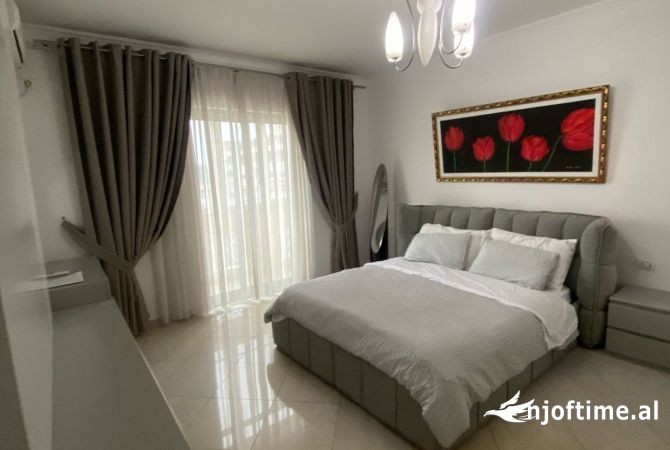 Shtepi me qera 1+1 ne Tirane - 900 Euro