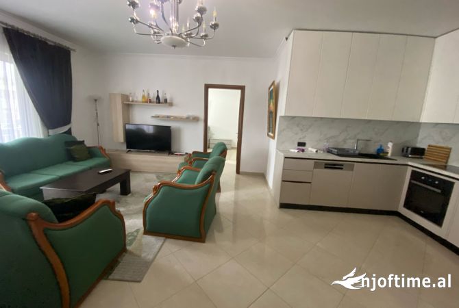 Shtepi me qera Apartament ne Tirane, 1+1, Mobilimi E mobiluar, Pagesa 900  Euro.