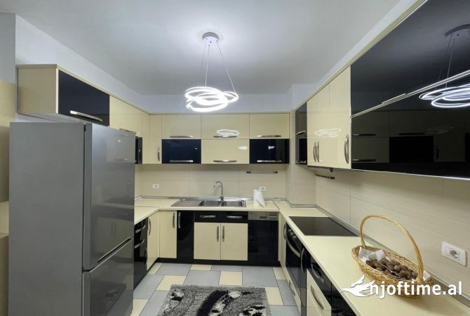 Shtepi ne shitje 3+1 ne Tirane - 240,000 Euro
