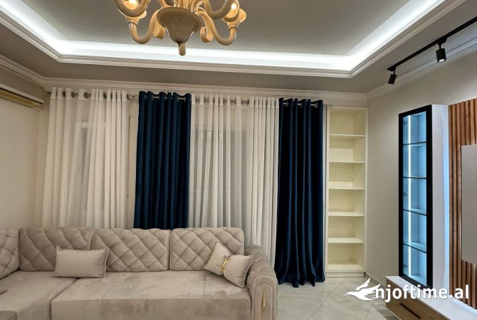 Shtepi ne shitje Apartament ne Tirane, 3+1, Mobilimi E mobiluar, Pagesa 227,000  Euro.