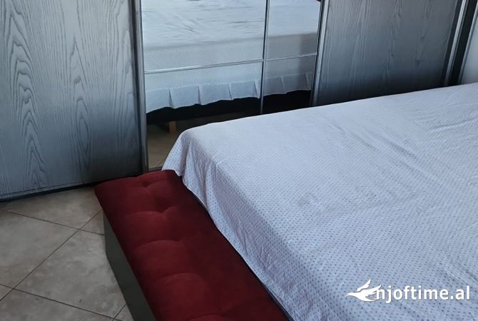 Shtepi me qera Apartament ne Tirane, 1+1, Mobilimi E mobiluar, Pagesa 550  Euro.