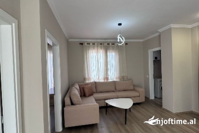 Shtepi me qera 2+1 ne Tirane - 500 Euro