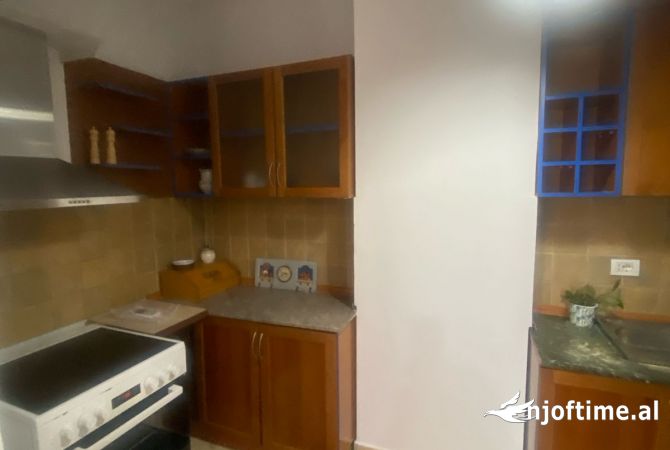 Shtepi me qera 1+1 ne Tirane - 55,000 Leke