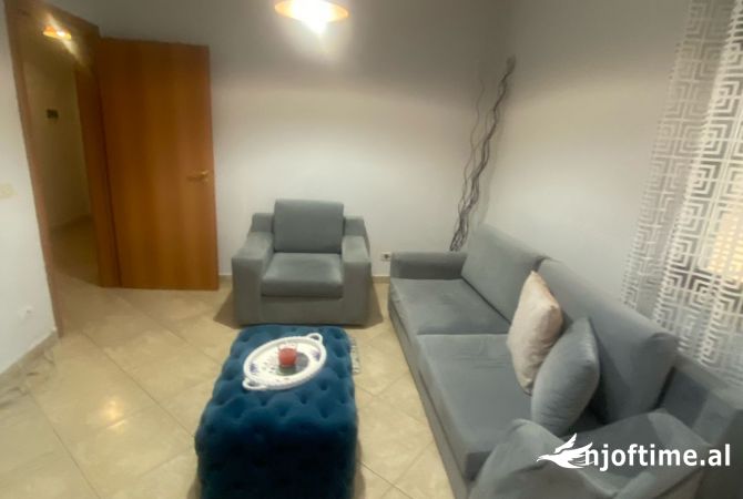 Shtepi me qera Apartament ne Tirane, 1+1, Mobilimi E mobiluar, Pagesa 55,000  Leke.