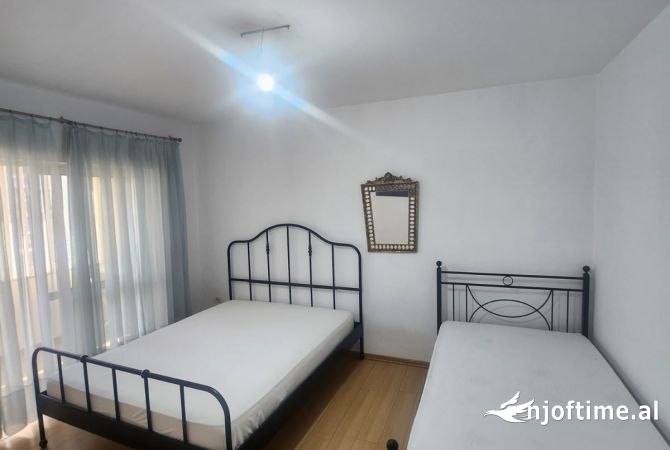 Shtepi me qera Apartament ne Tirane, 2+1, Mobilimi E mobiluar, Pagesa 600  Euro.