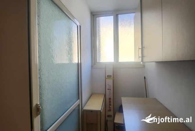 Shtepi me qera Apartament ne Tirane, 2+1, Mobilimi E mobiluar, Pagesa 600  Euro.