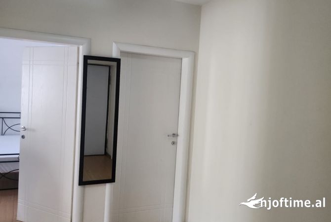 Shtepi me qera Apartament ne Tirane, 2+1, Mobilimi E mobiluar, Pagesa 600  Euro.