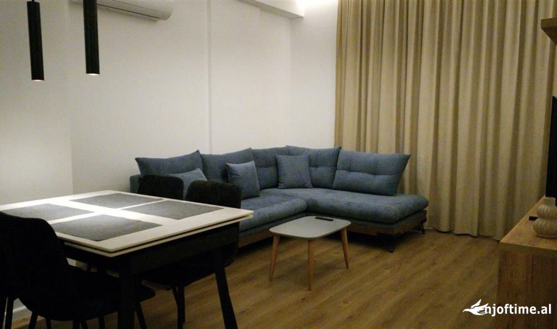 Shtepi me qera Apartament ne Tirane, 1+1, Mobilimi E mobiluar, Pagesa 450  Euro.