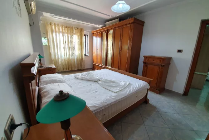 Shtepi me qera Apartament ne Tirane, 1+1, Mobilimi E mobiluar, Pagesa 60,000  Leke.