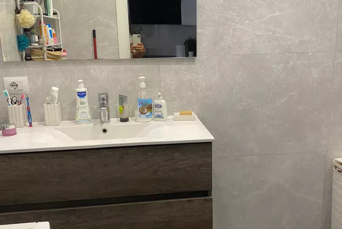 Shtepi me qera 2+1 ne Tirane - 900 Euro