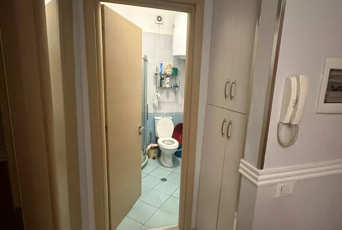 Shtepi me qera Apartament ne Tirane, 1+1, Mobilimi E mobiluar, Pagesa 450  Euro.