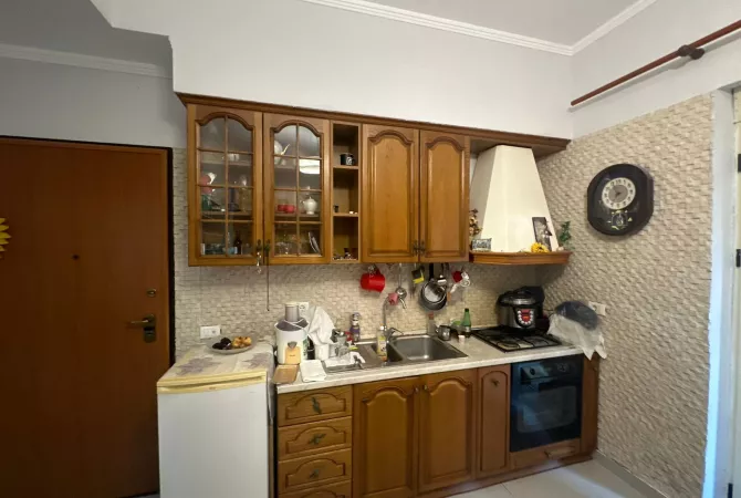 Shtepi me qera 1+1 ne Tirane - 450 Euro