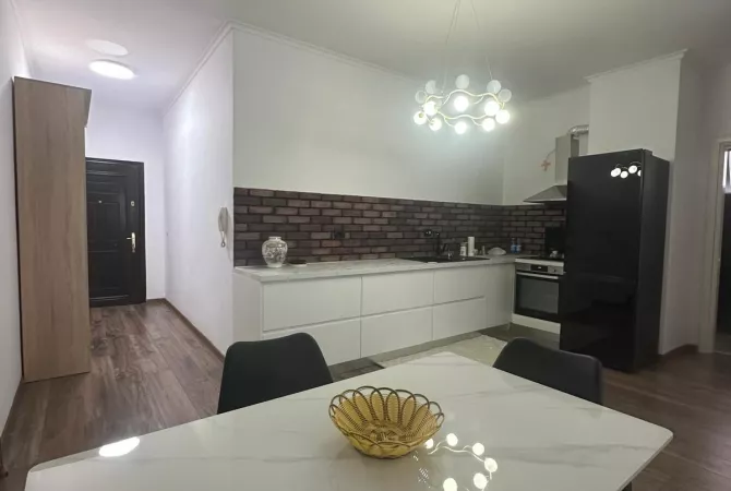 Shtepi me qera 1+1 ne Tirane - 700 Euro