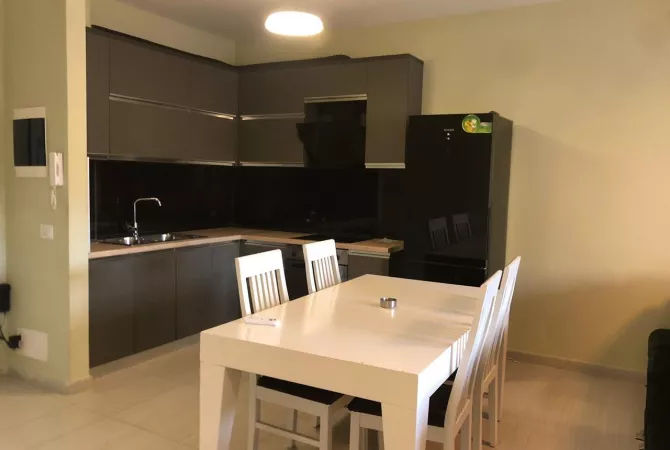 Shtepi me qera Apartament ne Tirane, 1+1, Mobilimi E mobiluar, Pagesa 900  Euro.