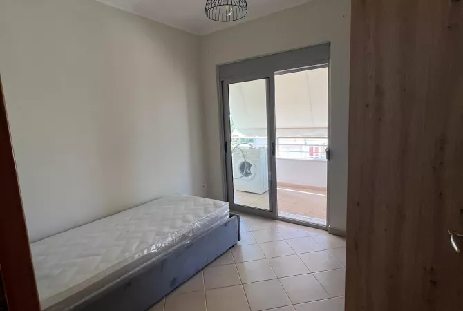 Shtepi me qera Apartament ne Tirane, 2+1, Mobilimi E mobiluar, Pagesa 550  Euro.