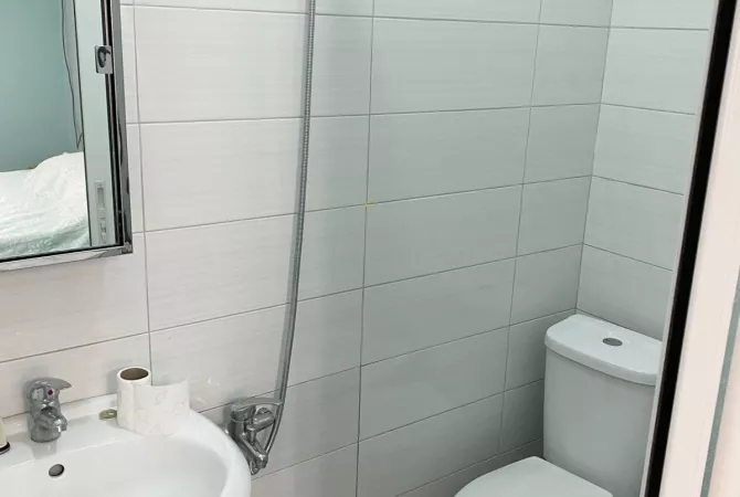 Shtepi ne shitje Apartament ne Tirane, 2+1, Mobilimi E mobiluar, Pagesa 141,000  Euro.