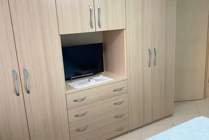 Shtepi ne shitje Apartament ne Tirane, 2+1, Mobilimi E mobiluar, Pagesa 141,000  Euro.