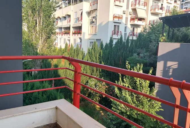 Shtepi me qera Apartament ne Tirane, 2+1, Mobilimi E mobiluar, Pagesa 650  Euro.