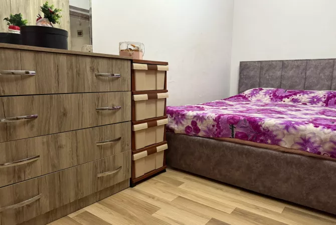 Shtepi me qera Apartament ne Tirane, 1+1, Mobilimi E mobiluar, Pagesa 50,000  Leke.