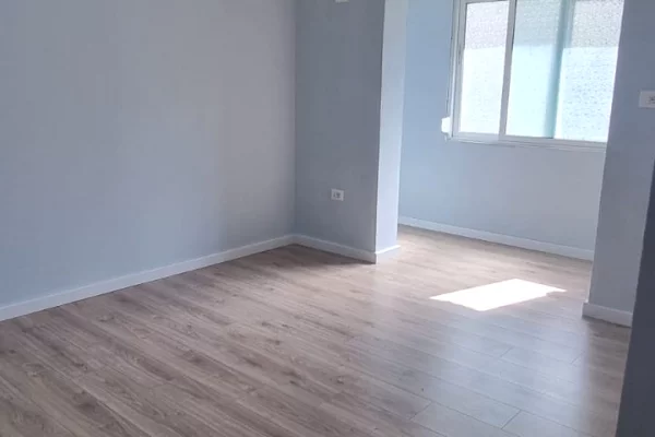 Shtepi ne shitje Apartament ne Tirane, 2+1, Mobilimi Pjeserisht e mobiluar, Pagesa 130,000  Euro.